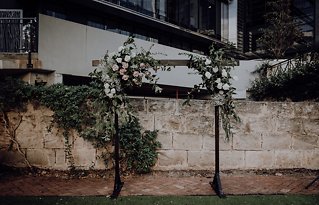 Image 8 - An Urban Romance: With the Most Stunning Blooms in Real Weddings.