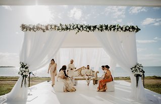 Image 17 - Trisha + Veeral’s Indian Fiji Wedding in Real Weddings.