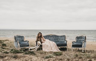 Image 4 - Full of Whimsy + Grace: Styled Beach Wedding in Styled Shoots.