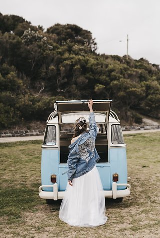 Image 18 - Full of Whimsy + Grace: Styled Beach Wedding in Styled Shoots.