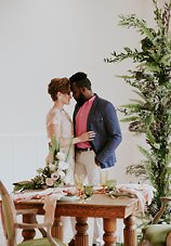 Image 21 - Urban + Retro: A Chicago Styled Elopement in Styled Shoots.
