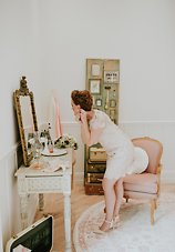 Image 4 - Urban + Retro: A Chicago Styled Elopement in Styled Shoots.
