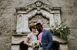 Image 25 - Urban + Retro: A Chicago Styled Elopement in Styled Shoots.