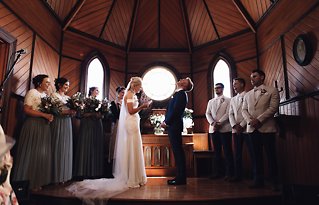 Image 10 - Fresh + Modern: Trenavin Chapel Wedding in Real Weddings.